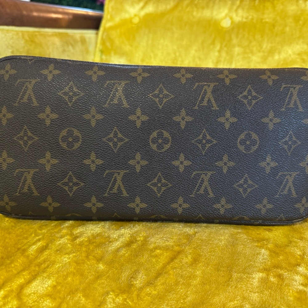 Louis Vuitton Monogram MM bag